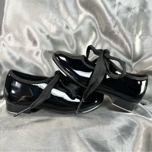 Dance Class Tap Shoes Toddler’s Size 6 Patent Leather Flexible Black Bow Summer